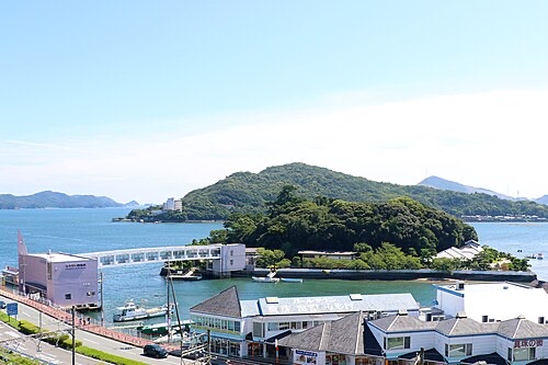 鳥羽灣中的御木本珍珠島與橋
